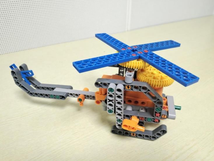 少儿活动| 空中救援 ——“银狐”机器人未来创客营