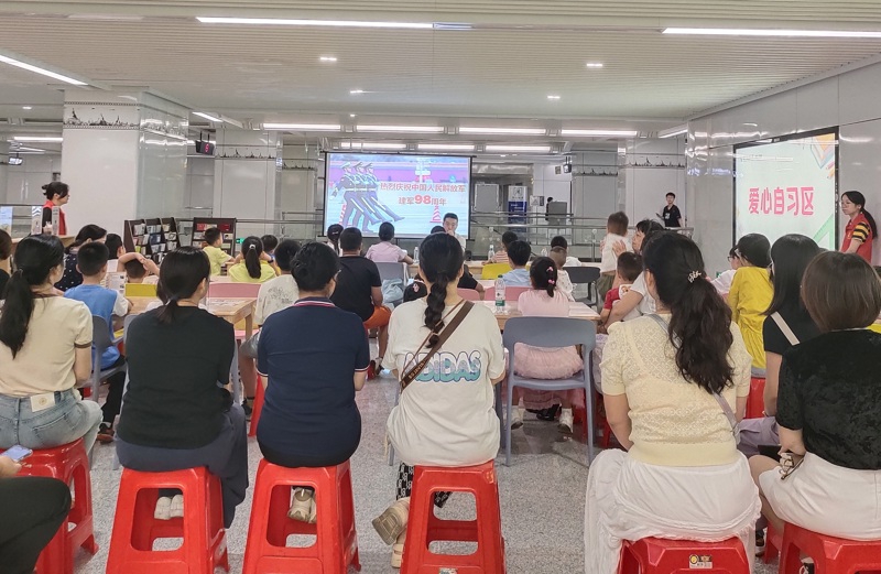 “书香润童心・国防筑信仰·地铁伴成长”——广西图书馆开展地铁红色志愿服务活动