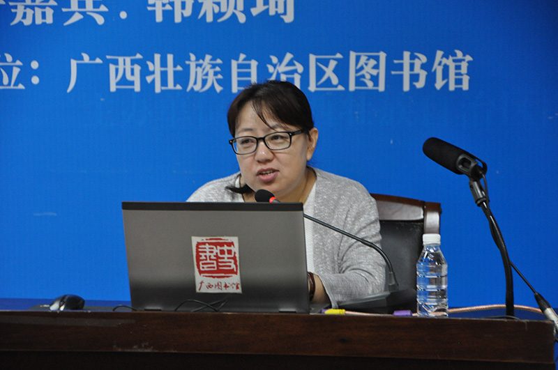 从《红玫瑰与白玫瑰》等看张爱玲小说的爱情书写