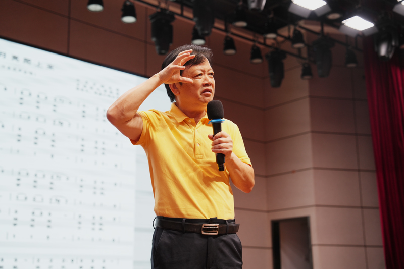 华山老师授课.jpg