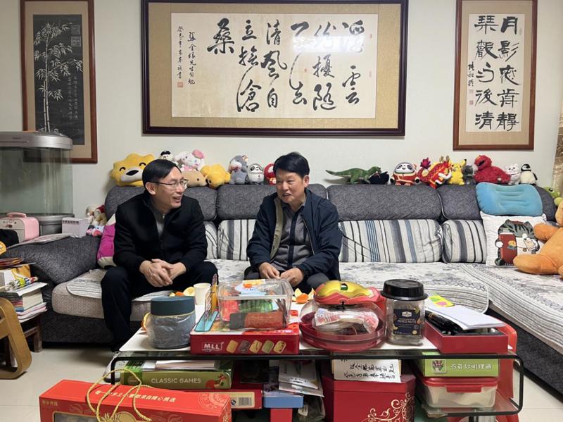 情暖桑榆，致敬芳华——广西图书馆开展2025年春节走访慰问退休干部活动