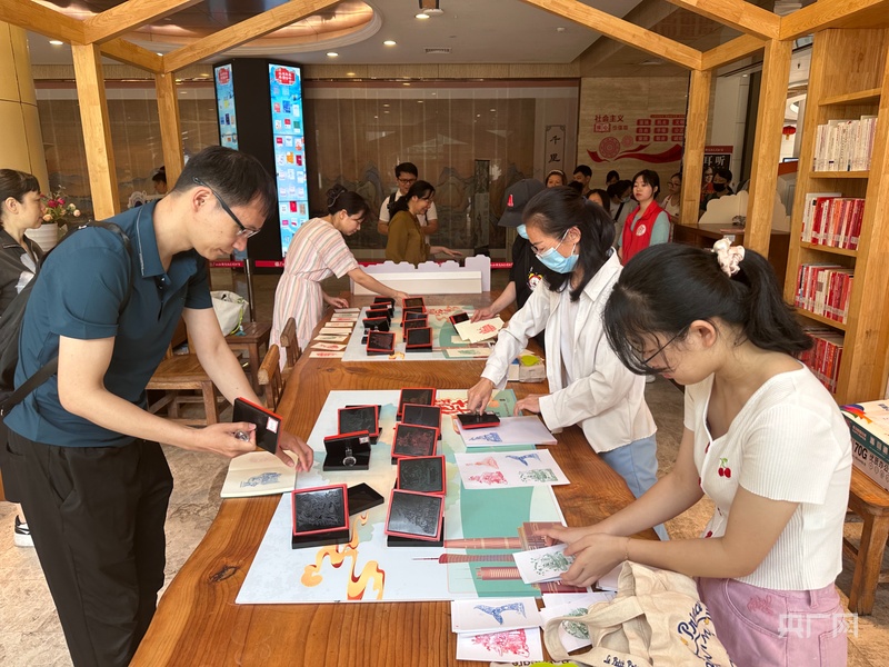 [央广网]广西图书馆开展丰富多彩的阅读活动