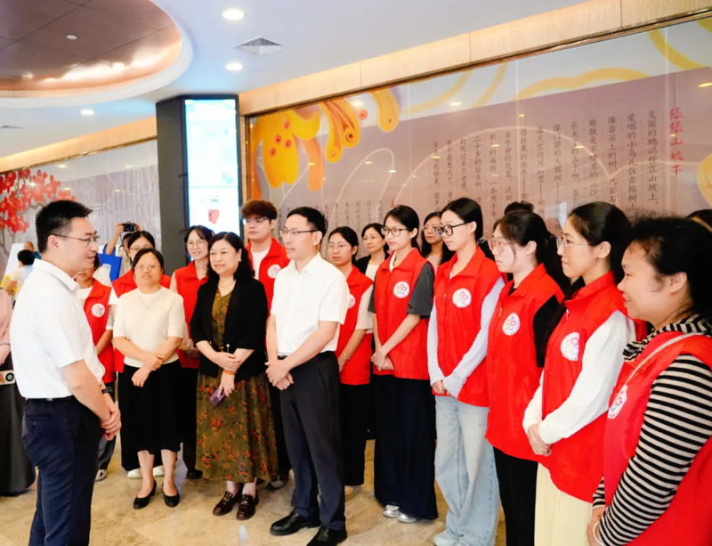 [广西文化和旅游厅]首个“全民阅读活动周”韩流厅长寄语“阿图籽”文旅志愿者