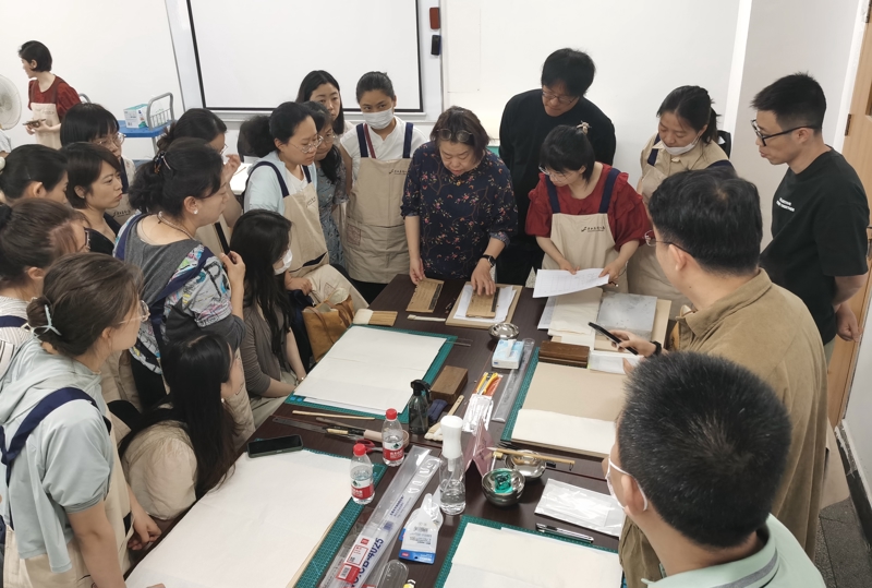 古籍修复实践课程.jpg 古籍修复实践课程.jpg