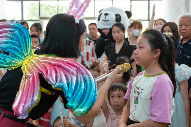 孩子们分享节日愿望