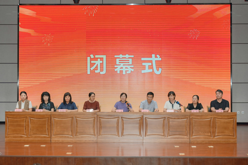 4-广西图书馆学会第十二届理事会负责人.jpg 4-广西图书馆学会第十二届理事会负责人.jpg
