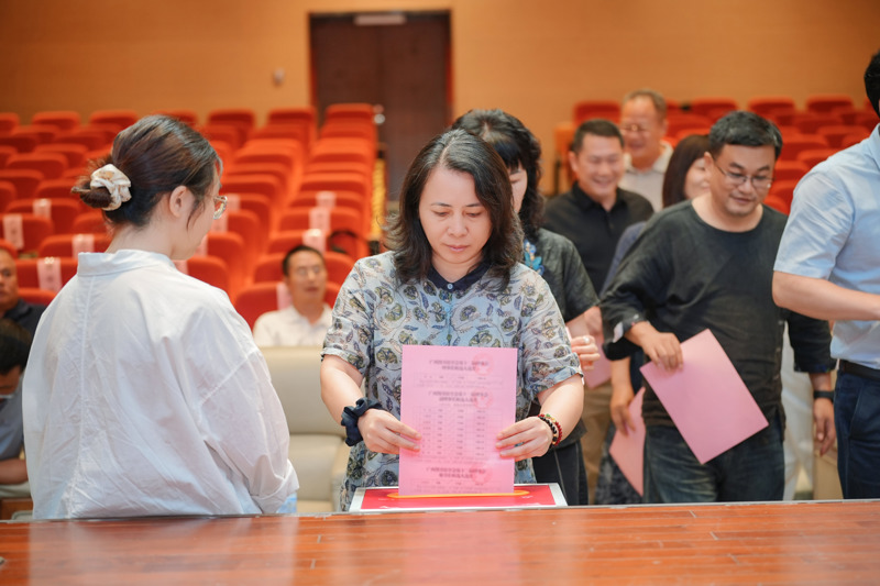 3-会员代表投票.jpg 3-会员代表投票.jpg