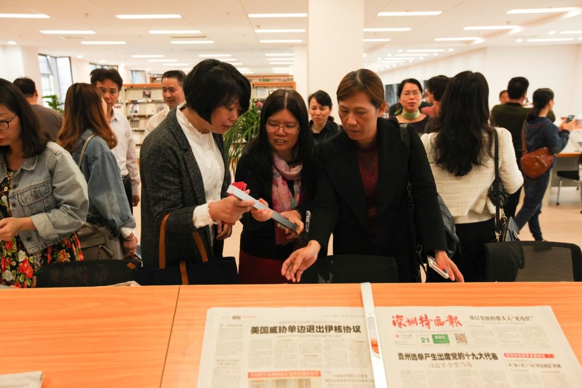 广西桂林图书馆曹旻副馆长向学员们介绍