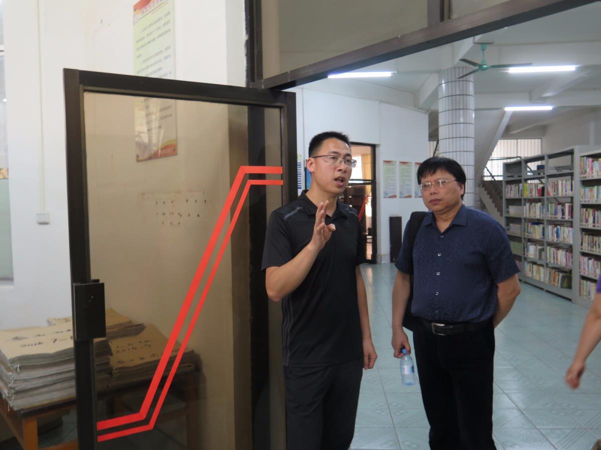 我馆赴百色市右江区图书馆开展“三区”受援单位图书馆 门户网站建设验收工作
