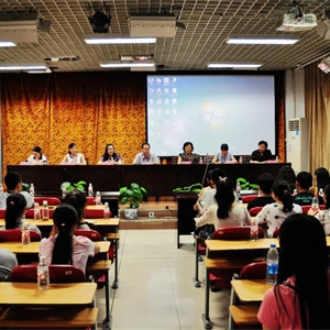 广西民族大学学生到我馆培训参观