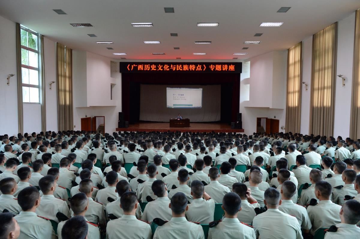 军营讲座现场