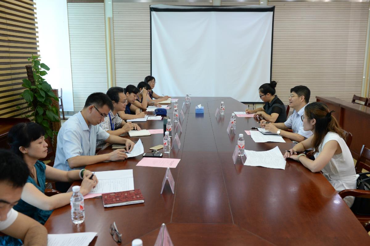 广西民族大学相思湖学院副院长许纯洁一行到我馆商谈合作共建事宜
