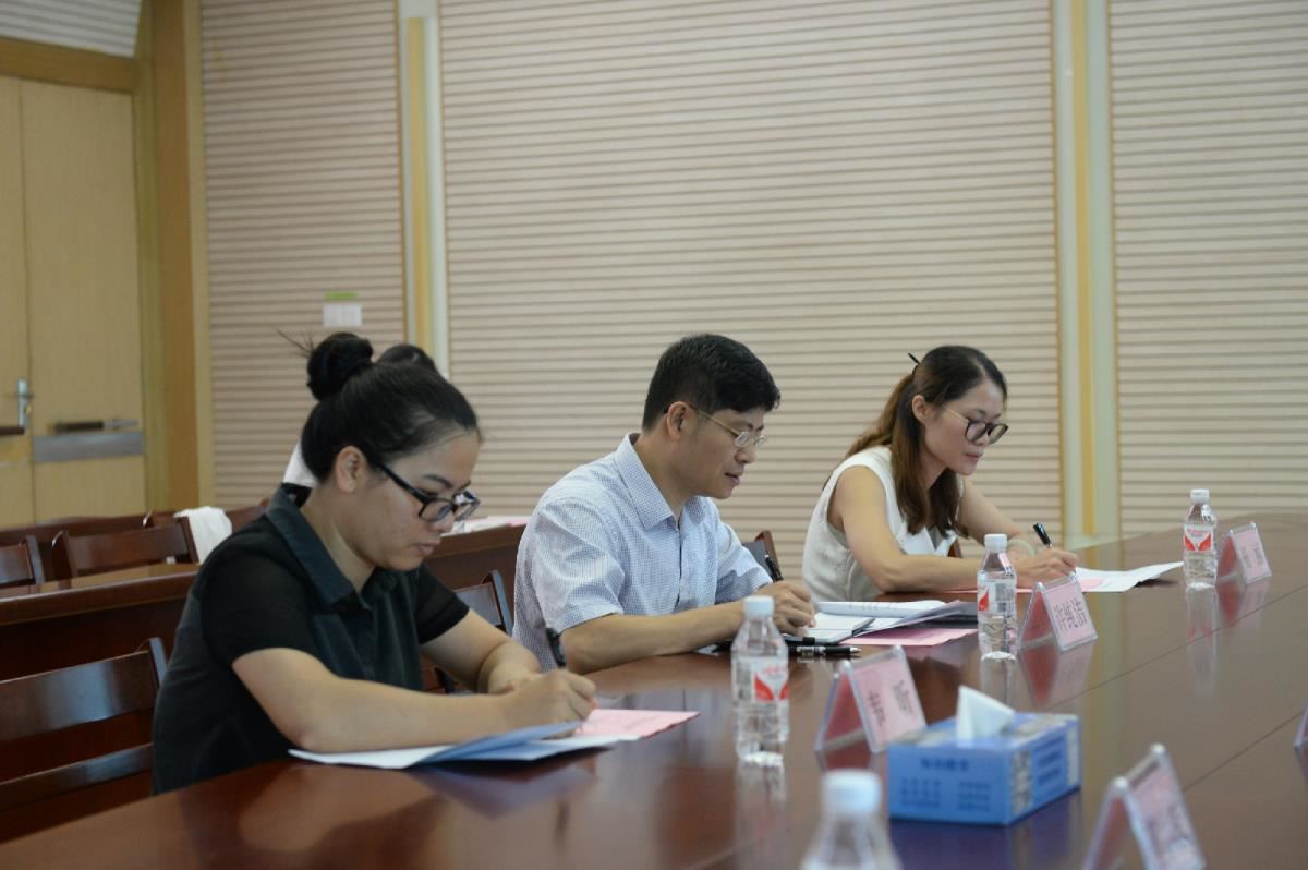 广西民族大学相思湖学院副院长一行3人