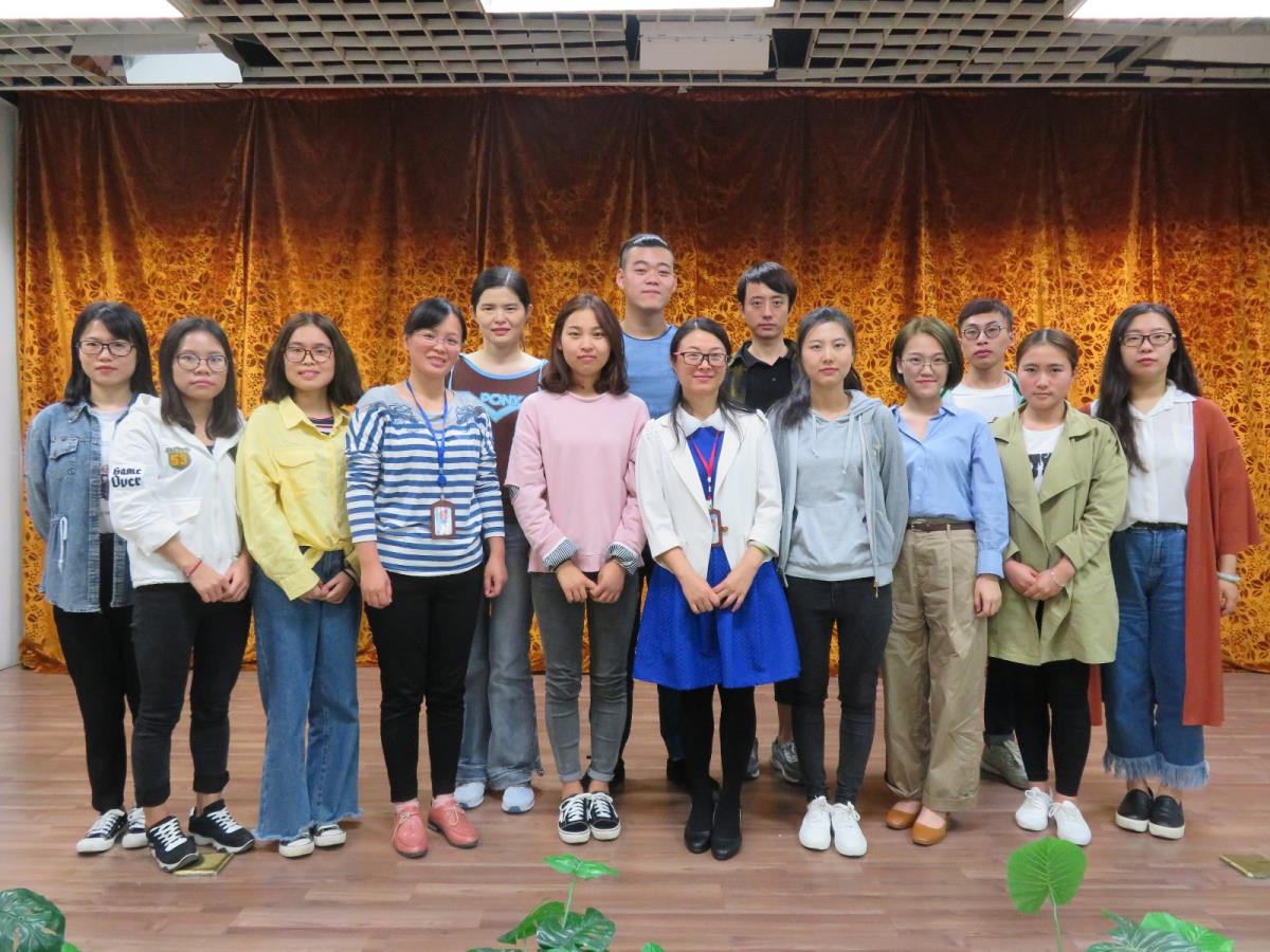 广西民族大学师生来我馆参观学习
