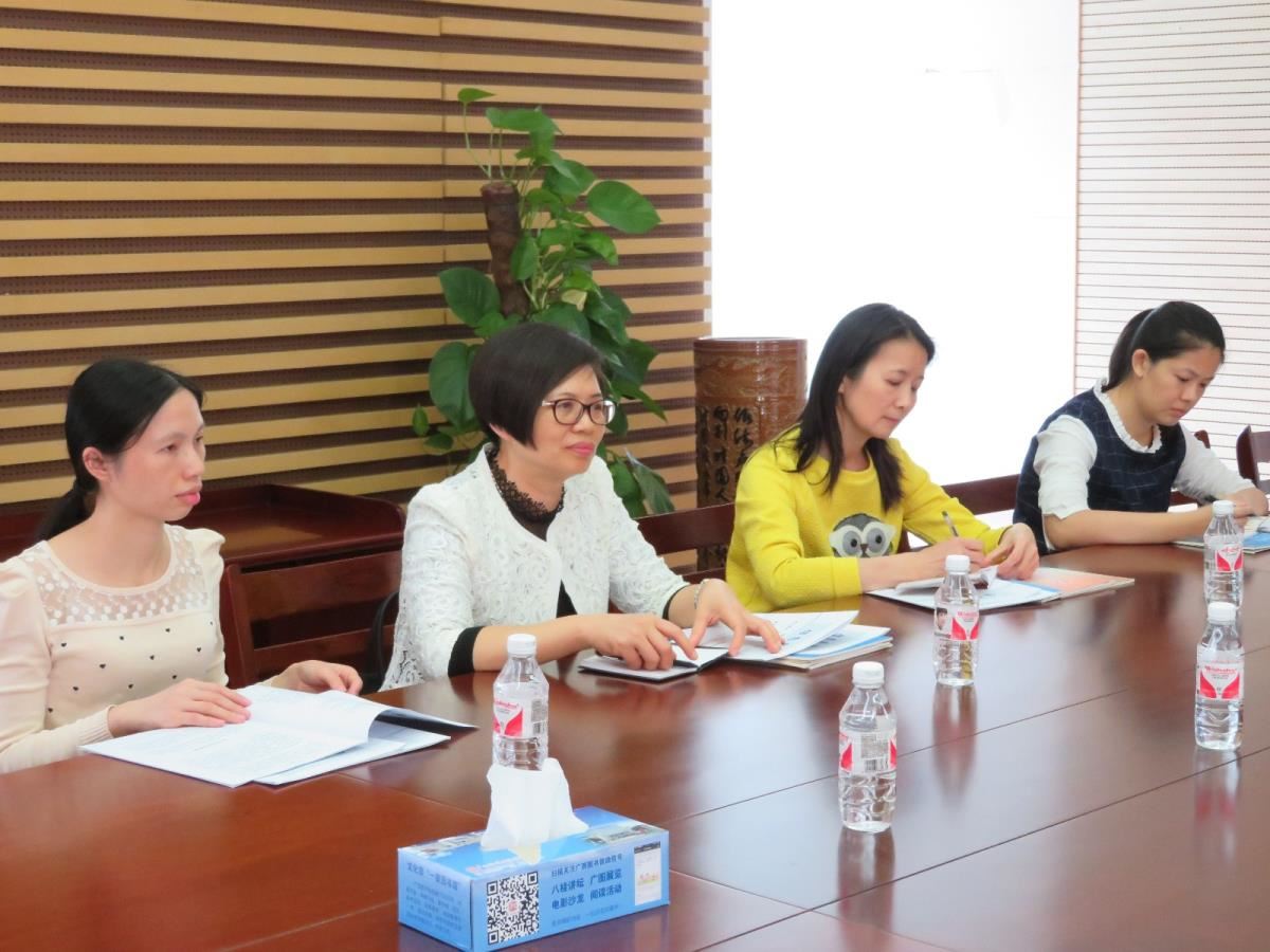 蒋桂香副馆长一行4人