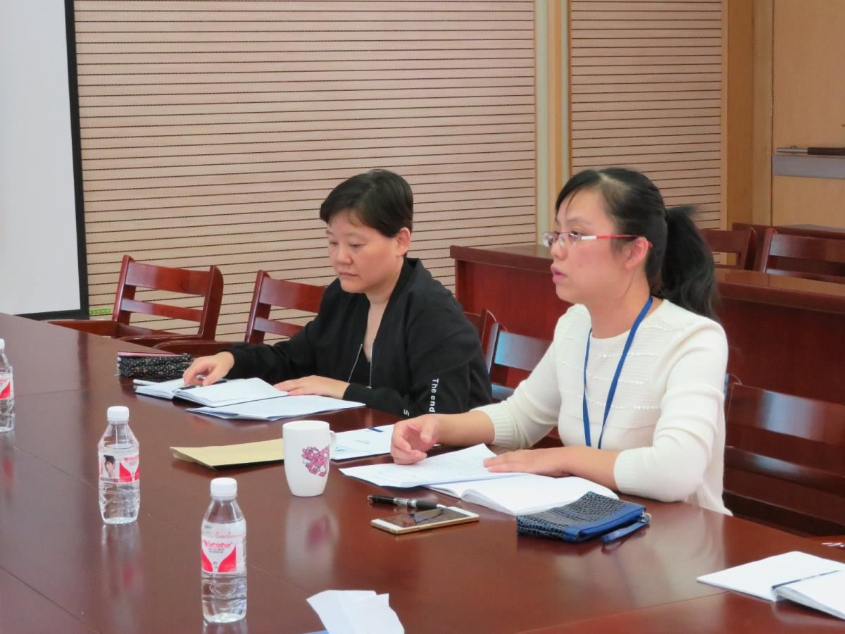 冼育华主任介绍我馆”两会“服务经验