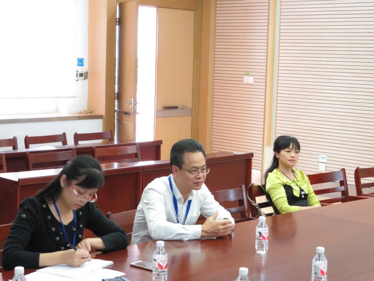 韦江馆长发言