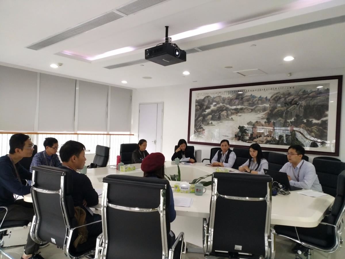 学员课堂上交流学习