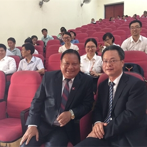 “广西壮族自治区文化厅赠书仪式”在老挝中国文化中心举行