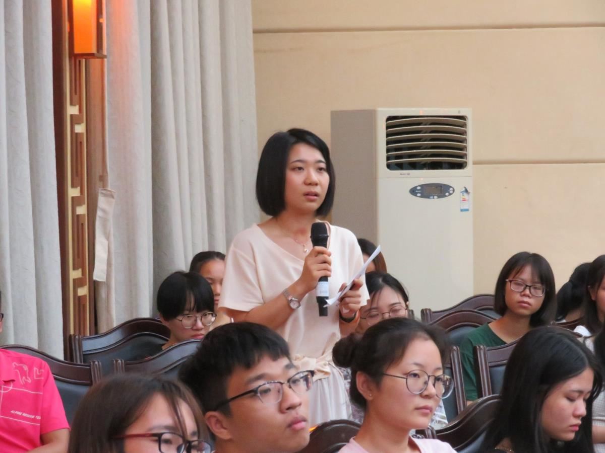 学生提问