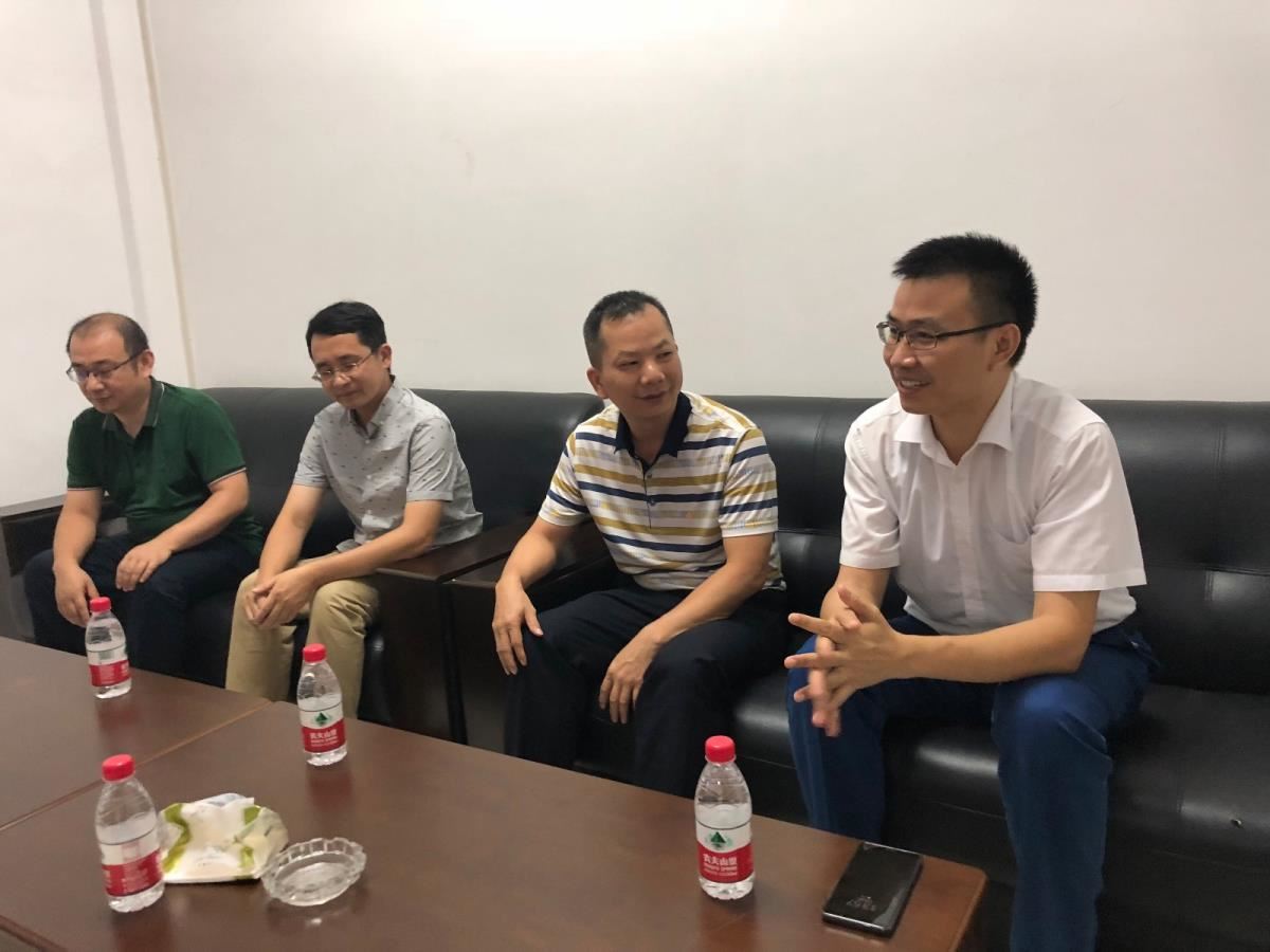 崇左市图书馆座谈