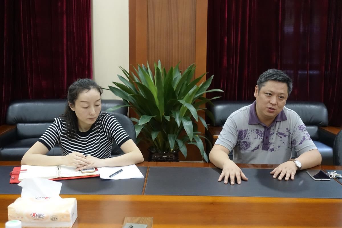 与成都图书馆同行交流经验