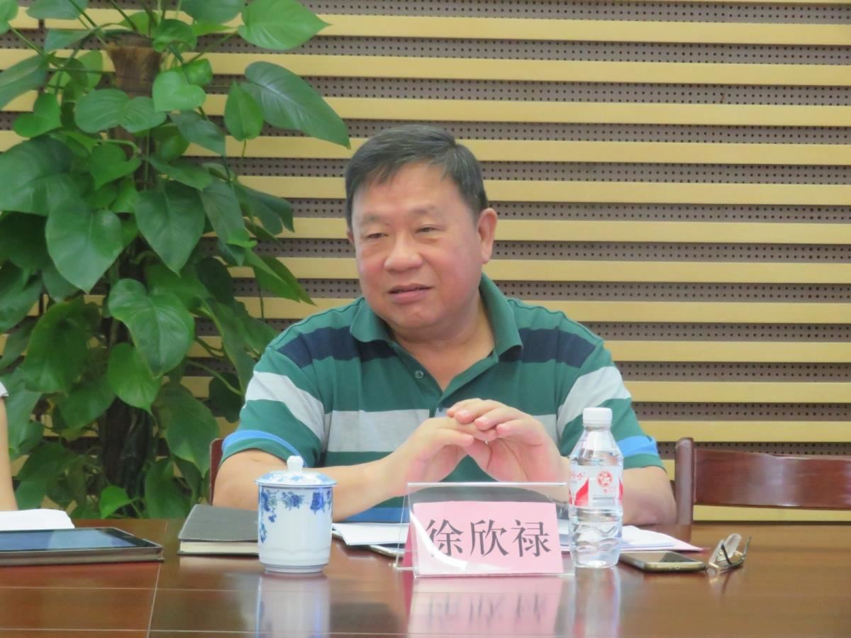4.文化部全国公共文化巡讲专家徐欣禄率先发言