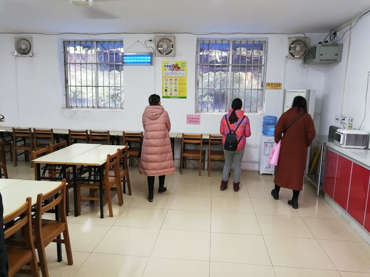 专家组到我馆职工食堂现场检查工作