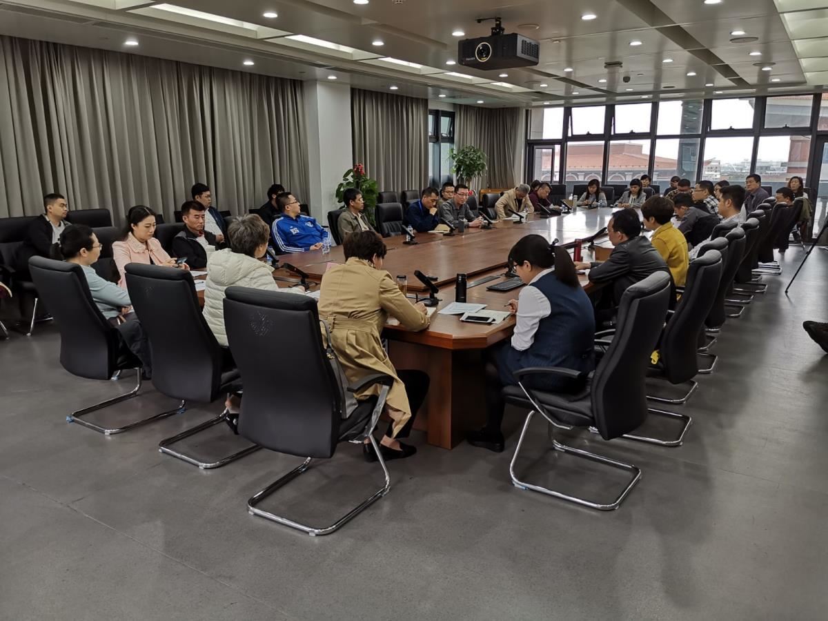 与会人员就图书馆智能化建设分组讨论