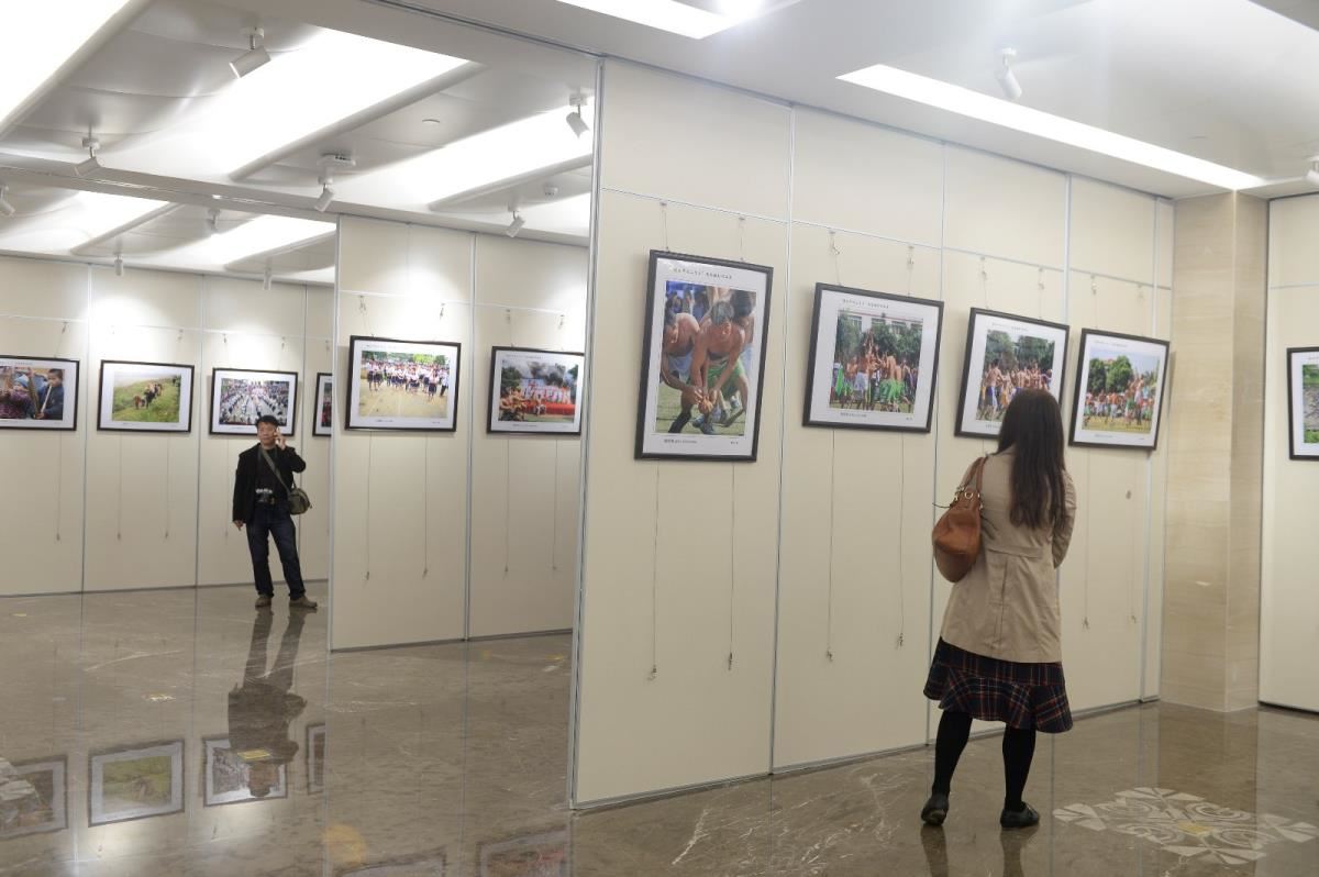 影展在一楼读者交流厅开展