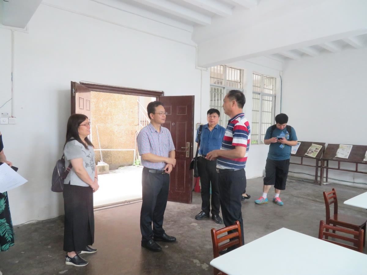 调研博白县图书馆基建情况