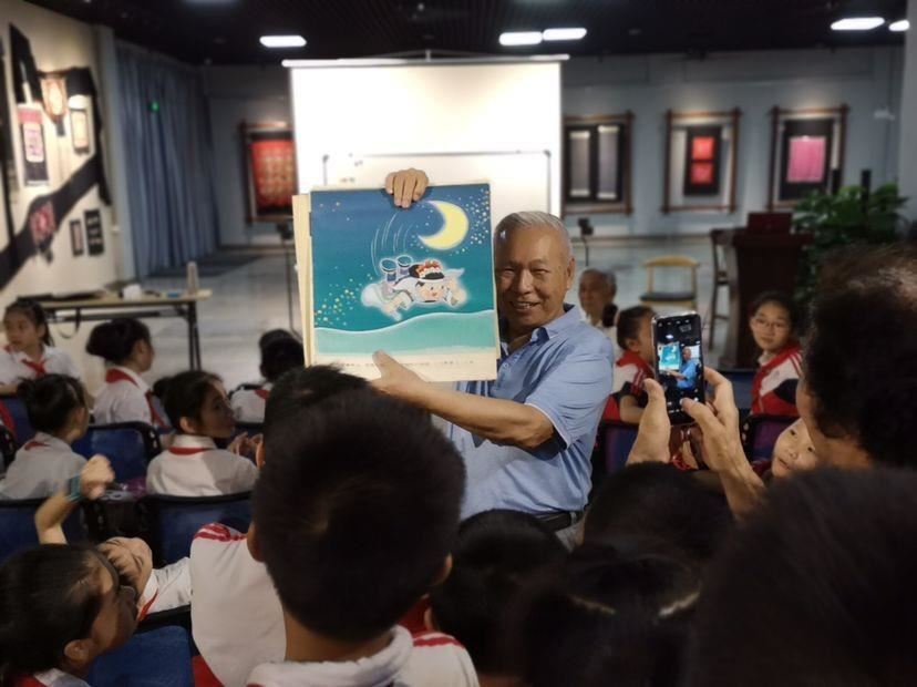 柳州市图书馆绘本设计培训课堂