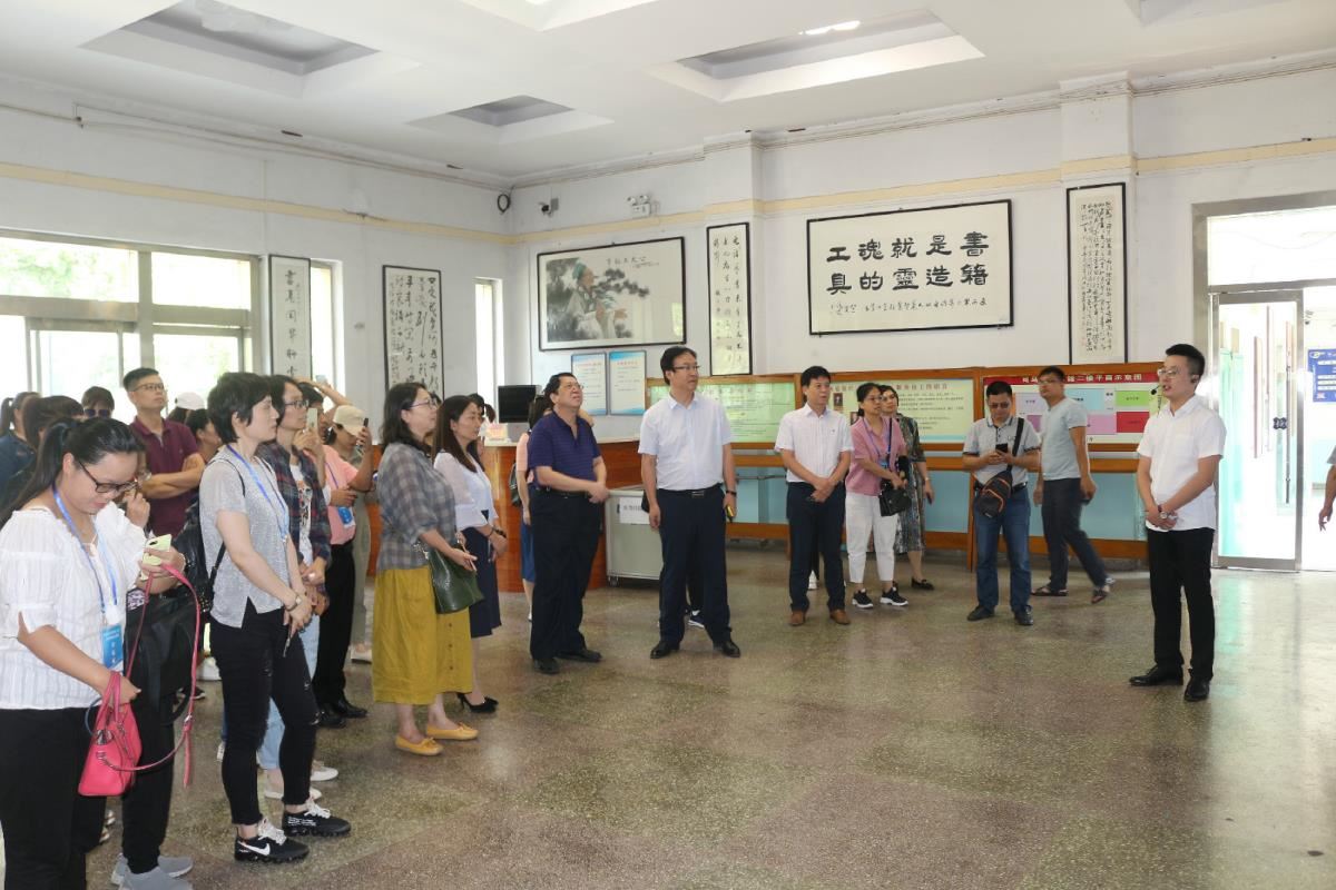 学员在韩城市司马迁图书馆开展现场教学