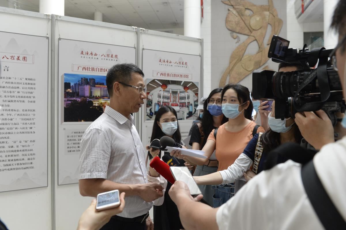 自治区文旅厅副厅长唐正柱接受媒体采访