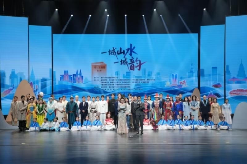 [光明网]“阅·见西部”第二季全民阅读推广活动举行 十二省诵读者齐聚山城共述家乡故事