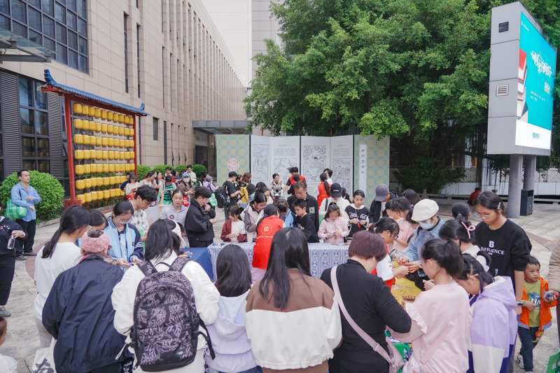 以游园之趣 传典籍之韵——广西图书馆举办2025年“阿图家的晒书节”游园活动