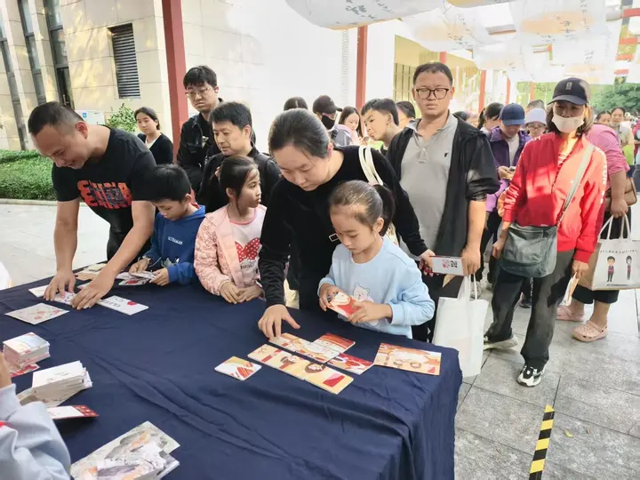 [南宁市融媒体中心]节气文化+地域科普 南宁近千名读者共赴冬至文化之旅