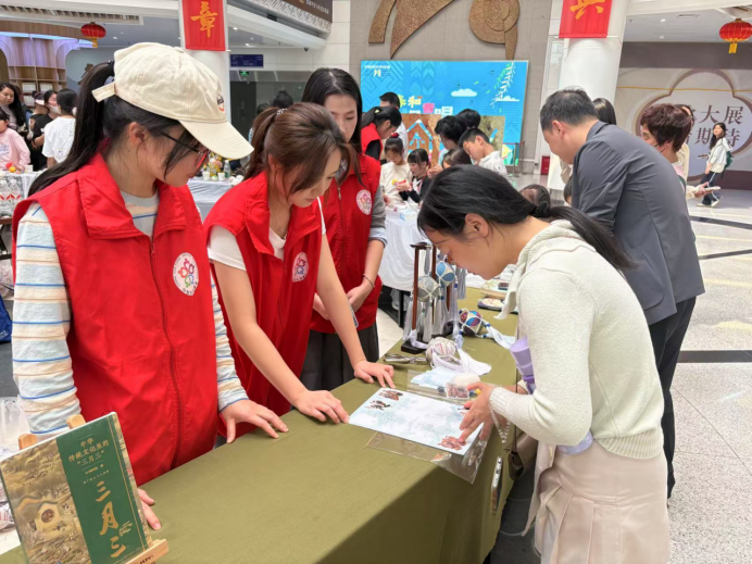 对山歌、抛绣球…… 广西图书馆举办“三月三”系列活动_fororder_3月23日广西图书馆举办“三月三”系列活动471