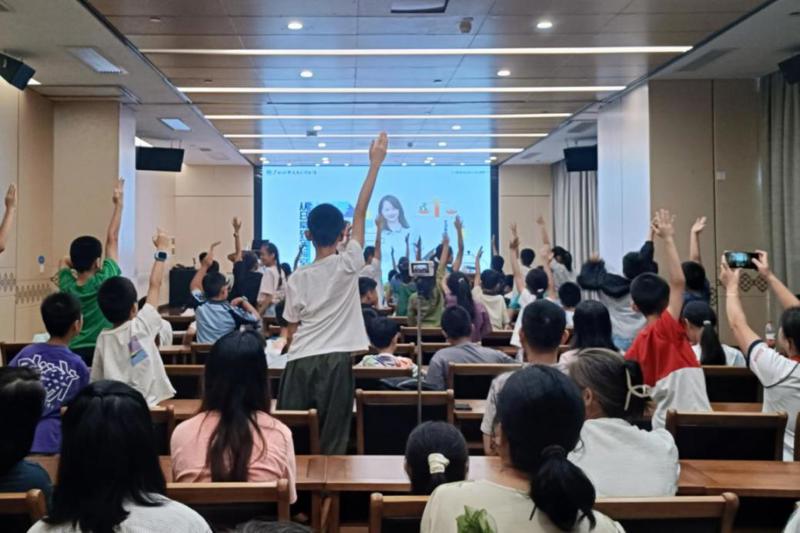 文化科普相赋能——广西图书馆暑期“双课堂”开启知行合一新体验