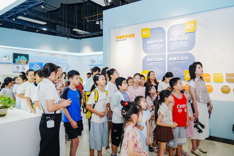 “走读广西·跟着好书去旅行”活动在贵港开展_fororder_5